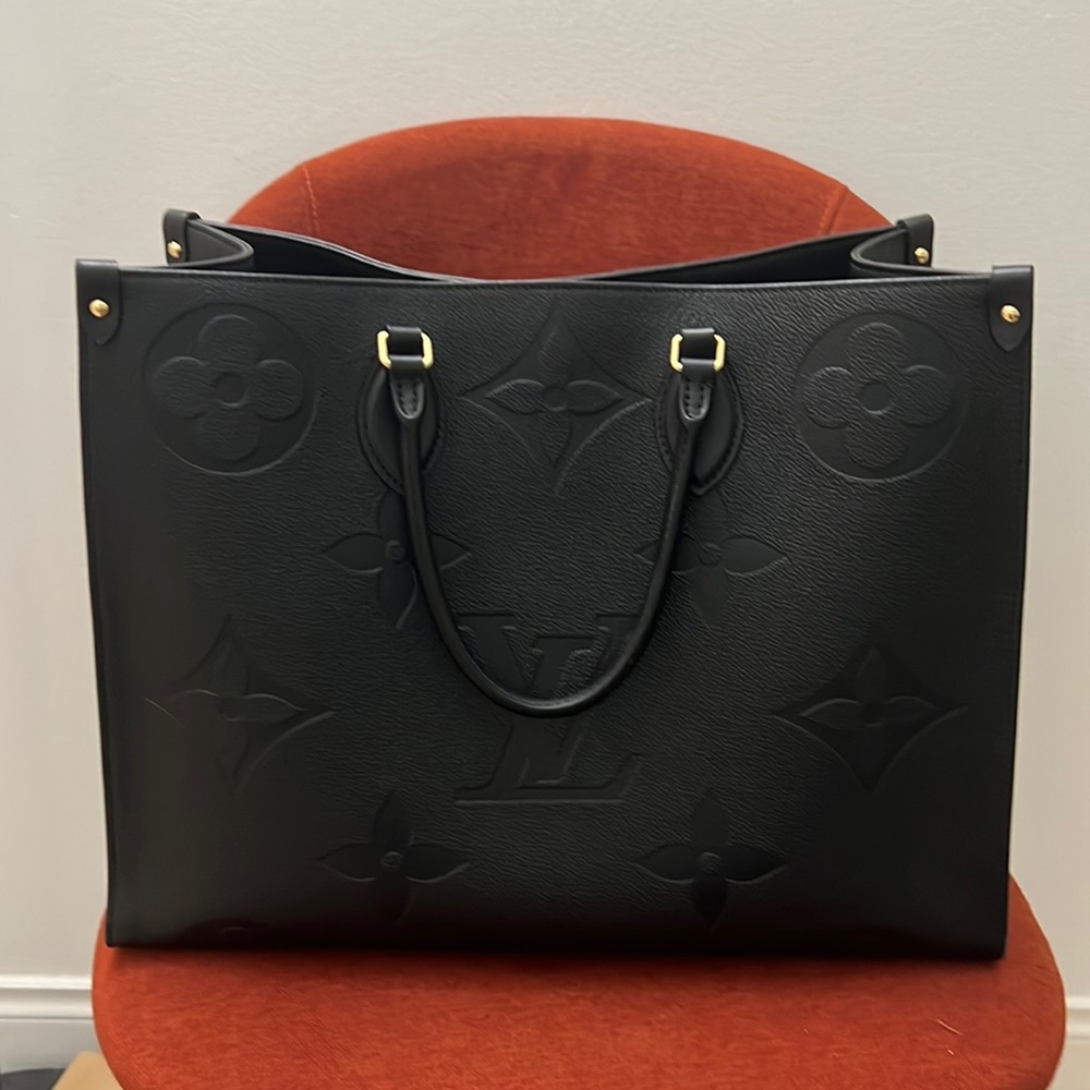 Louis Vuitton onthego GM Black cowhide leather